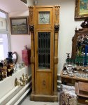 Немецкие часы с резьбой и витражом 