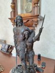 Старинная бронзовая фигура Рыцаря и мальчика с мечом